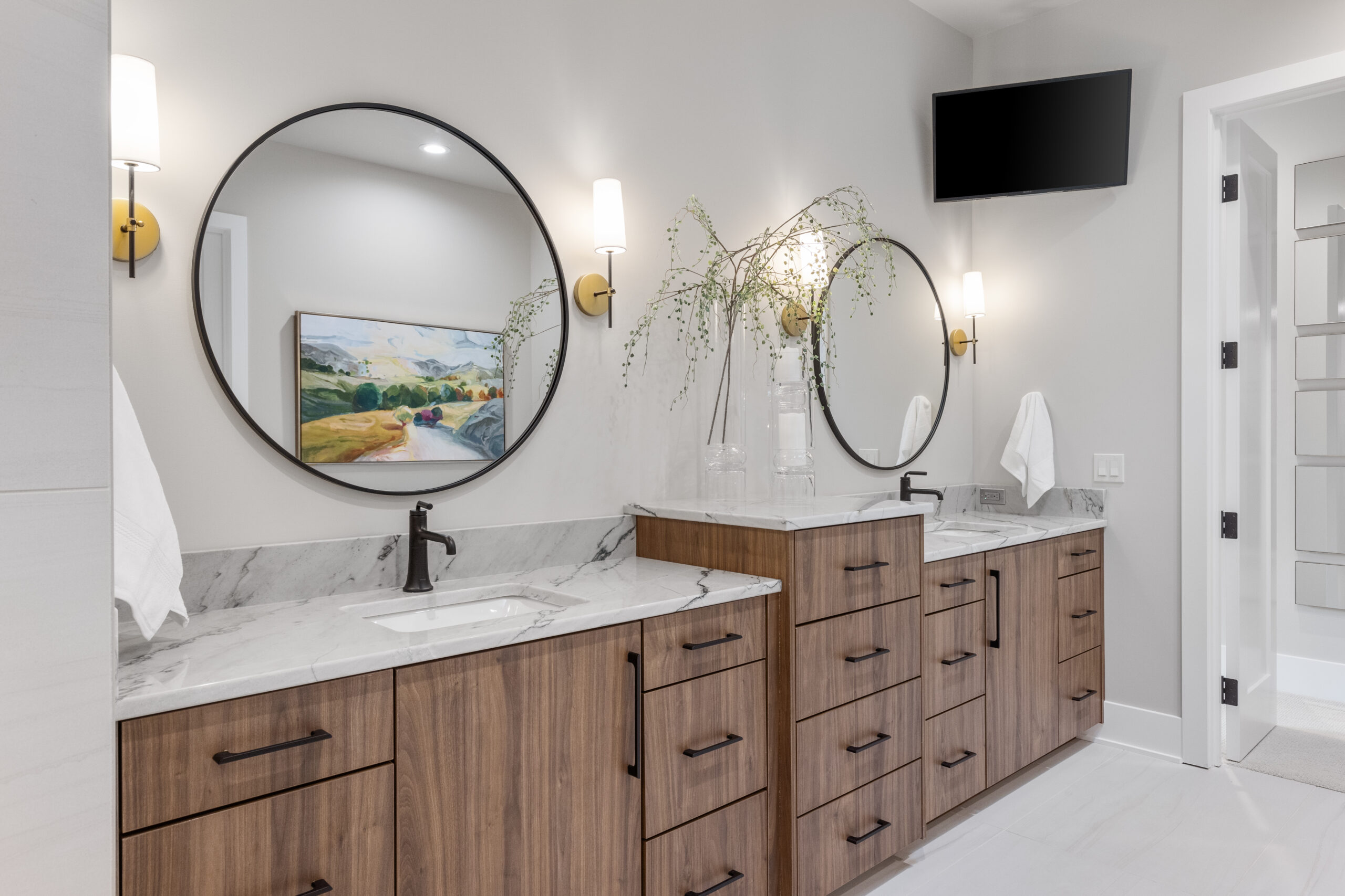 Custom bathroom cabinets and vanity storage
